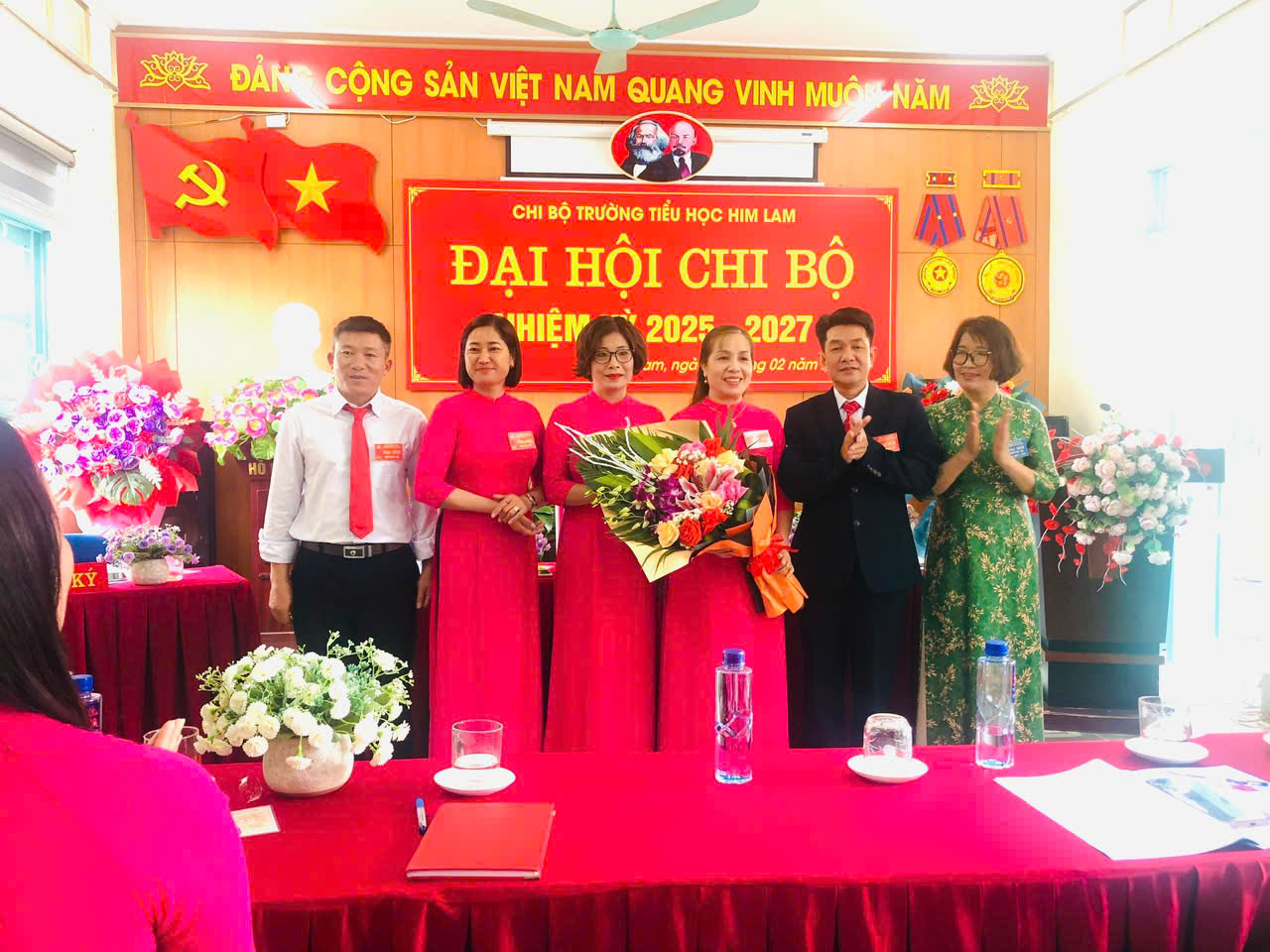 ĐẠI HỘI CHI BỘ TRƯỜNG TIỂU HỌC HIM LAM NHIỆM KỲ 2025 – 2027 THÀNH CÔNG TỐT ĐẸP